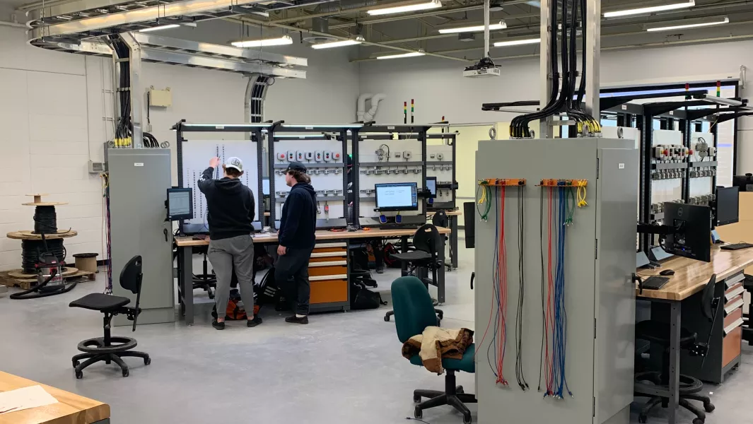 Electrical Engineering Technology new lab